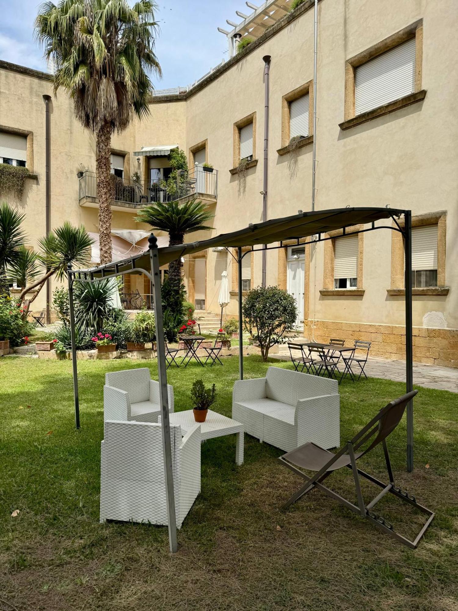 Aedes B&B Il Giardino Dei Sogni 레체 외부 사진